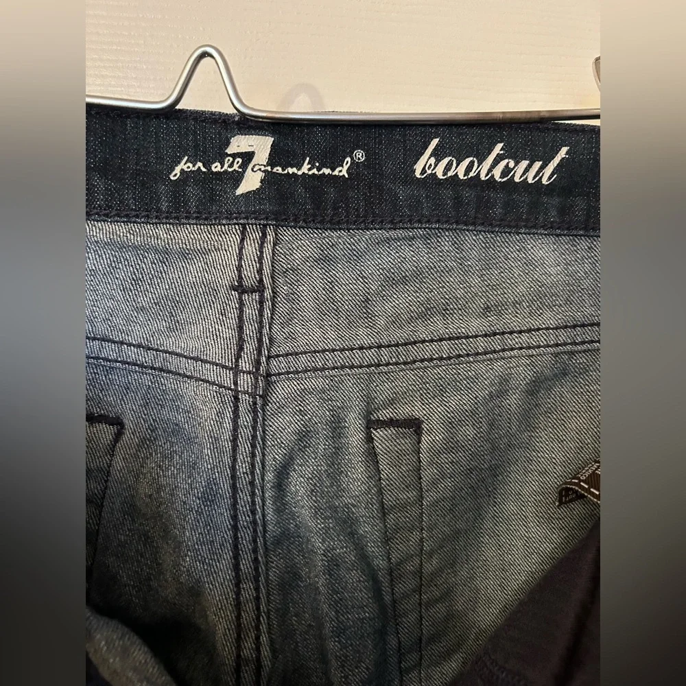7 For All Mankind Size 28 Dark Indigo Boot Cut‎ Jeans